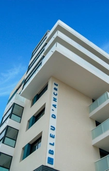 Canet Plage – 7ème et Dernier étage d'exception, dans résidence de standing, T2 avec cabine de couchage vue mer, terrasse de 21 m², piscine chauffée et garage