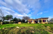 Terrain de 705 m² avec villa atypique et potentiel d’extension - St Nazaire 66