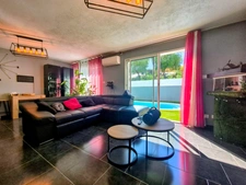 BAGES - EXCLUSIVITE - Maison 3 faces de 110 m² avec piscine, jardin et prestations de qualité