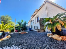BAGES - EXCLUSIVITE - Maison 3 faces de 110 m² avec piscine, jardin et prestations de qualité