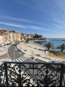 Bien d'exception en front de mer - Appartement dans une maison de maître classée - Cerbère