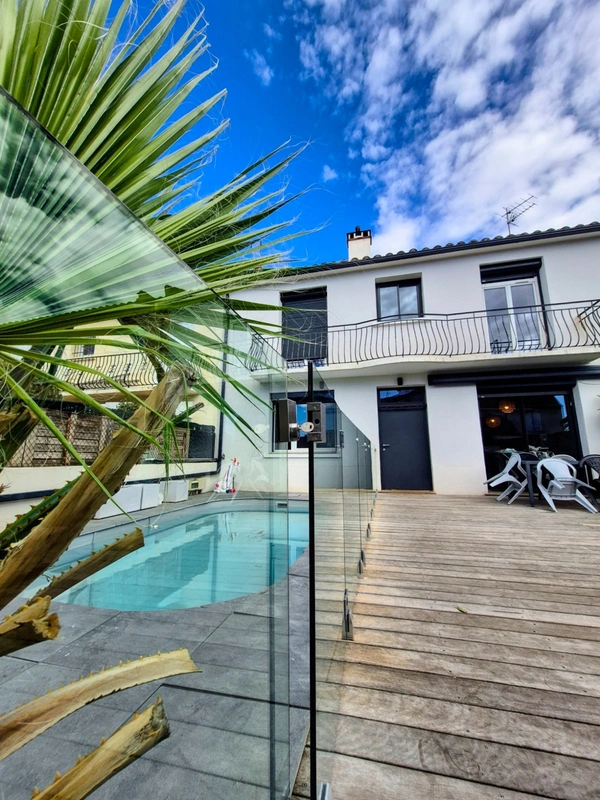 À VENDRE – VILLA 5 CHAMBRES AVEC PISCINE À BAHO (66)