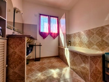 BAGES - EXCLUSIVITE - Maison 3 faces de 110 m² avec piscine, jardin et prestations de qualité