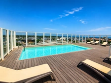 Canet Plage – 7ème et Dernier étage d'exception, dans résidence de standing, T2 avec cabine de couchage vue mer, terrasse de 21 m², piscine chauffée et garage
