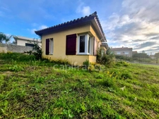 Terrain de 705 m² avec villa atypique et potentiel d’extension - St Nazaire 66