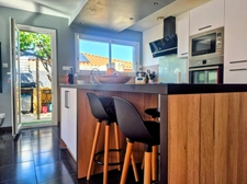BAGES - EXCLUSIVITE - Maison 3 faces de 110 m² avec piscine, jardin et prestations de qualité
