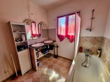 BAGES - EXCLUSIVITE - Maison 3 faces de 110 m² avec piscine, jardin et prestations de qualité