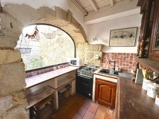 Maison à vendre 5 pièces MEYNES (30)Maison de caractère avec tropézienne & patio – un lieu de vie unique chargé d’histoire