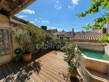 Maison à vendre 5 pièces MEYNES (30)Maison de caractère avec tropézienne & patio – un lieu de vie unique chargé d’histoire