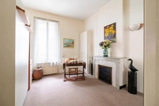 🌿 Rare – Appartement de caractère avec jardin privatif en centre-ville de Nîmes à vendre 3 pièces  (30)
