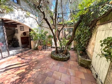 Maison à vendre 5 pièces MEYNES (30)Maison de caractère avec tropézienne & patio – un lieu de vie unique chargé d’histoire