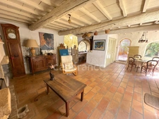 Maison à vendre 5 pièces MEYNES (30)Maison de caractère avec tropézienne & patio – un lieu de vie unique chargé d’histoire