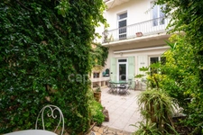 🌿 Rare – Appartement de caractère avec jardin privatif en centre-ville de Nîmes à vendre 3 pièces  (30)