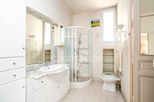 🌿 Rare – Appartement de caractère avec jardin privatif en centre-ville de Nîmes à vendre 3 pièces  (30)