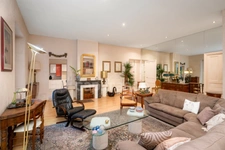 🌿 Rare – Appartement de caractère avec jardin privatif en centre-ville de Nîmes à vendre 3 pièces  (30)