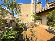Maison à vendre 5 pièces MEYNES (30)Maison de caractère avec tropézienne & patio – un lieu de vie unique chargé d’histoire