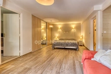 Villa à Villeneuve-lès-Avignon de 283 m² au cœur d’une pinède – calme, volumes et potentiel locatif (30)
