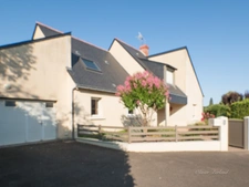 Saumur Château – Maison contemporaine 220 m² – Jardin 997 m² – Coup de cœur familial