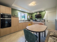 Saumur Château – Maison contemporaine 220 m² – Jardin 997 m² – Coup de cœur familial