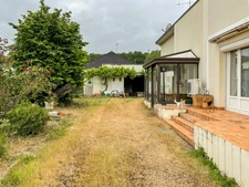  Maison à rénover à Saumur - Bagneux — pierre de tuffeau — proche Thouet  (49)