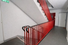 Appartement entièrement rénové-centre ville-stationnement sécurisé-balcon-2 chambres
