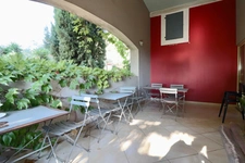 Dpt Var (83), à vendre CUERS- Murs commerciaux 300 m2 avec grand parking.