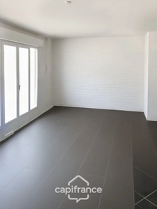Apartment for sale, 3 rooms + terrace, TOULON (83)
