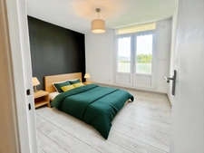 Appartement à vendre 4 pièces LA CIOTAT (13) - 74m2  terrasse vue mer - cave - au calme - à pieds centre ville.