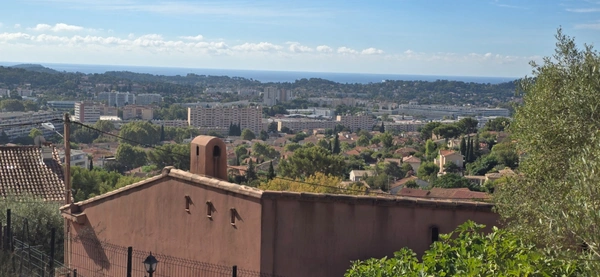 Terrain à vendre de 875m²  TOULON (83)