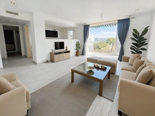 Appartement à vendre 4 pièces LA CIOTAT (13) - 74m2  terrasse vue mer - cave - au calme - à pieds centre ville.