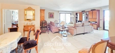 Apartment for sale 4 rooms SANARY SUR MER (83) + 2 garages + Parking.