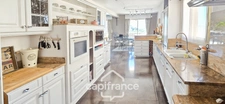 6-room apartment + 1 double garage TOULON (83)