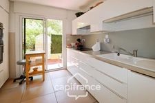 Dpt Var (83), for sale TOULON SERINETTE 4-room apartment + large garden level.  