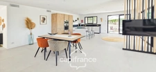 Appartement à vendre 3 pièces Rdc 3 parkings 2 garage BANDOL (83)
