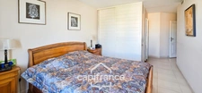 Apartment for sale 4 rooms SANARY SUR MER (83) + 2 garages + Parking.