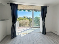 Appartement à vendre 4 pièces LA CIOTAT (13) - 74m2  terrasse vue mer - cave - au calme - à pieds centre ville.