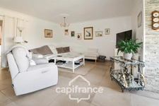 Dpt Var (83), for sale TOULON SERINETTE 4-room apartment + large garden level.  