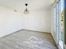Appartement à vendre 4 pièces LA CIOTAT (13) - 74m2  terrasse vue mer - cave - au calme - à pieds centre ville.