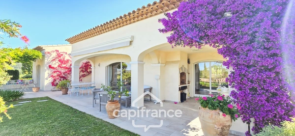 Maison à vendre 4 pièces VUE MER + Garage 55m² + Piscine SANARY SUR MER (83)