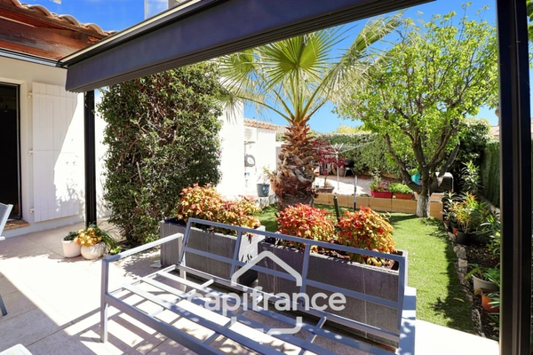 Dpt Var (83), à vendre SAINT CYR SUR MER maison P5 de 100 m² - Terrain de 554,00 m² 