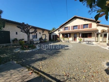 Corps de ferme – 1 280 m² de hangars + maison DPE B – Saint-Sever (40)