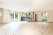 Everything within walking distance · Single-story home with 107 m² of living space · 4 bedrooms 