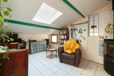Vielle-Tursan – Une maisonnette singulière au cœur d’un terrain boisé de 4 800 m²