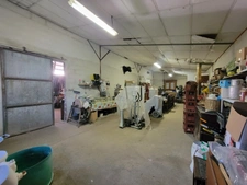 Corps de ferme – 1 280 m² de hangars + maison DPE B – Saint-Sever (40)
