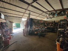 Corps de ferme – 1 280 m² de hangars + maison DPE B – Saint-Sever (40)