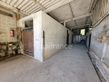 Corps de ferme – 1 280 m² de hangars + maison DPE B – Saint-Sever (40)