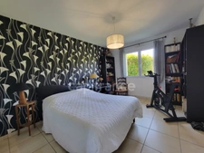 Single-storey 3-bedroom property · Saltwater swimming pool · Underfloor heating