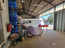 Corps de ferme – 1 280 m² de hangars + maison DPE B – Saint-Sever (40)