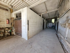 Corps de ferme – 1 280 m² de hangars + maison DPE B – Saint-Sever (40)