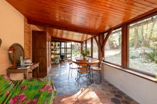 Vielle-Tursan – Une maisonnette singulière au cœur d’un terrain boisé de 4 800 m²